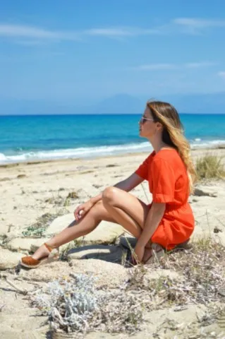 Partir en Solo avec loi = Liberté et Sécurité voyage solo femme grèce voyageuse